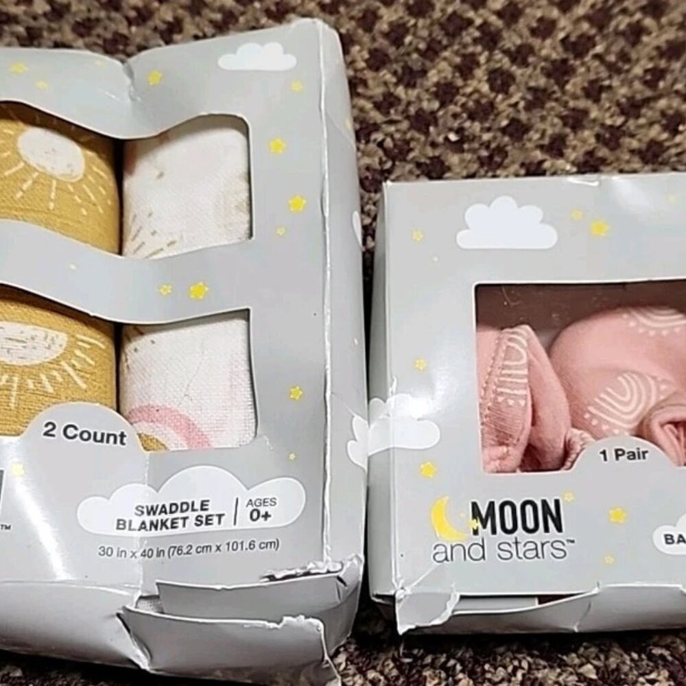 Moon and Stars Swaddle Cotton Blanket Set 2, 30 in x 40" pink baby booties